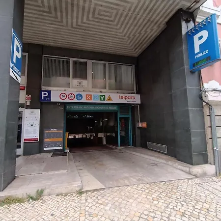 Park Deluxe 6 - Free Parking Apartment Lisbon