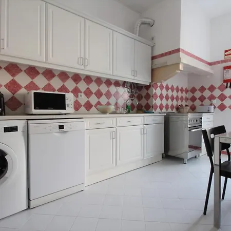 Park Deluxe 6 - Free Parking Apartment